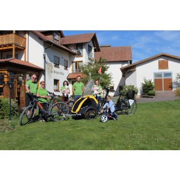 Blauer Gockel Familienbild.JPG