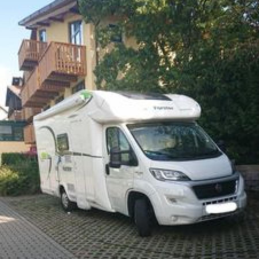 Stell platz Wohnmobil.jpg
